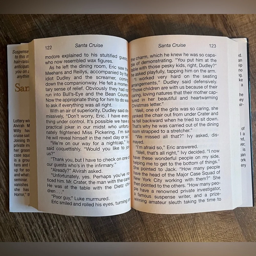 Hardcover Book- Santa Cruise. Mary Higgins Clark & Carol Higgins Clark. Mystery.